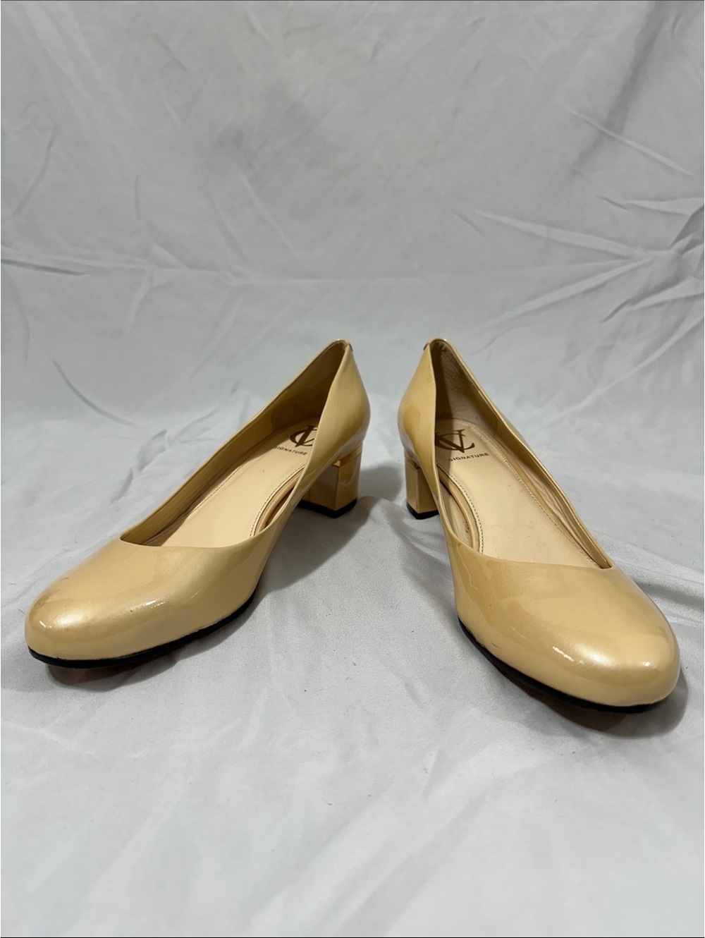 VC Signature Nude Patent Leather Block Heel Pumps Size 8.5